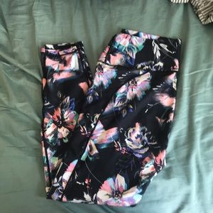 FABLETICS Floral 7/8s High Rise Leggings